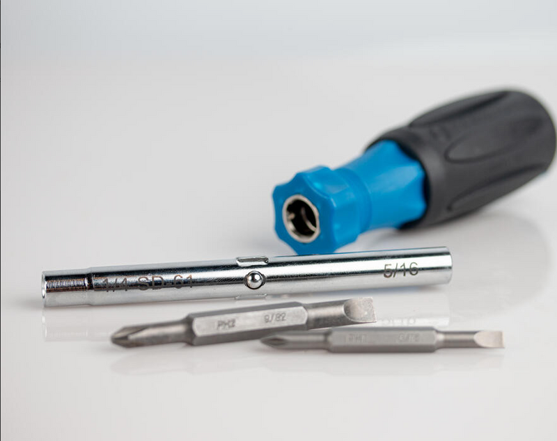 Six In One Tool 6-in-1 Multi-Bit Screwdriver with Phillips and Slotted Bits ...